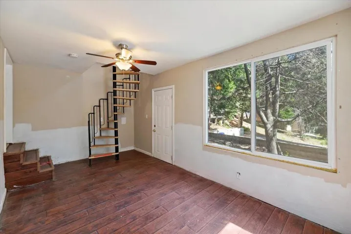 32-Lower Bedroom