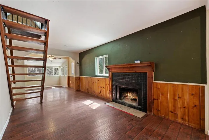 18-Family Room