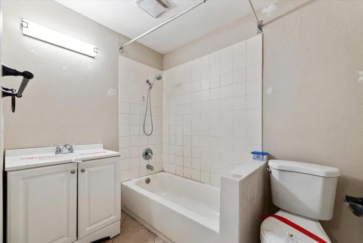 15-Bathroom