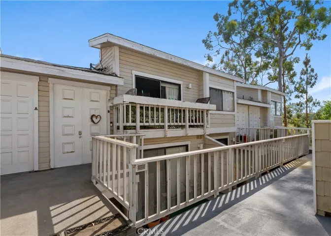 4652 Don Lorenzo B, Los Angeles, California 90008