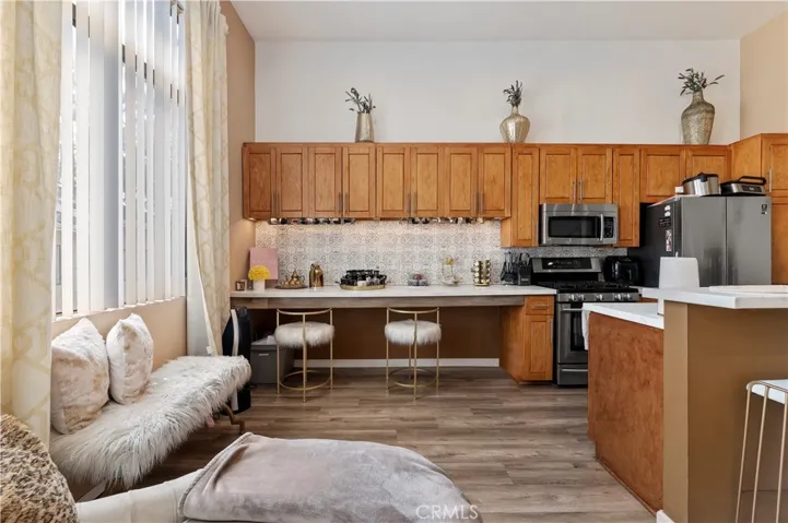 4652 Don Lorenzo B, Los Angeles, California 90008
