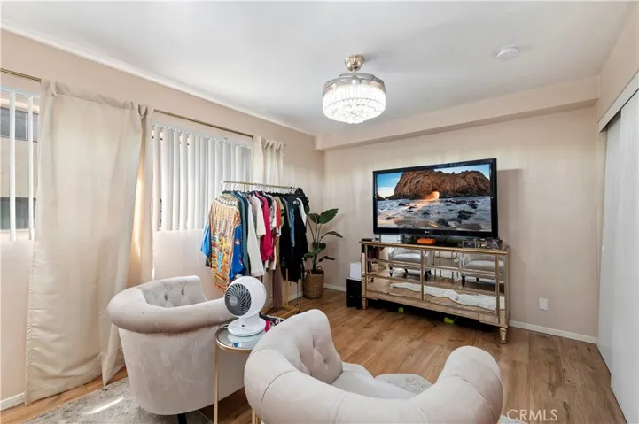 4652 Don Lorenzo B, Los Angeles, California 90008