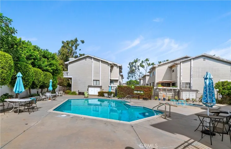 4652 Don Lorenzo B, Los Angeles, California 90008