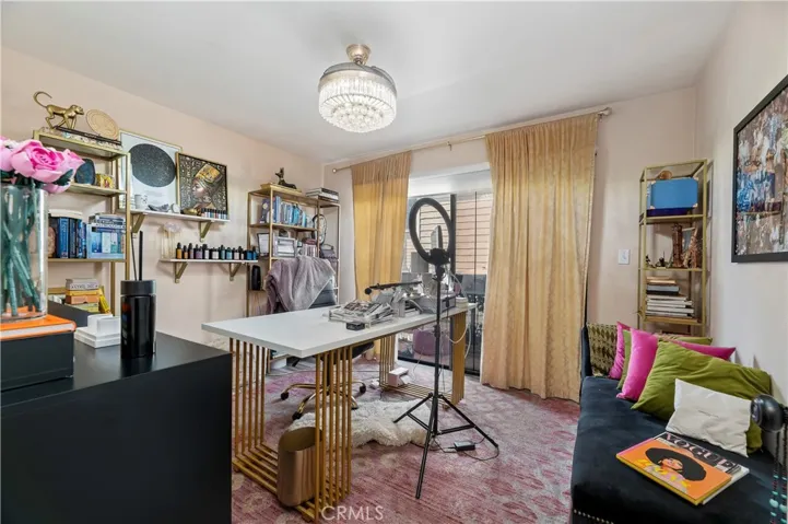 4652 Don Lorenzo B, Los Angeles, California 90008