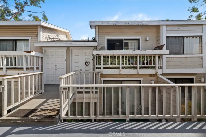 4652 Don Lorenzo B, Los Angeles, California 90008