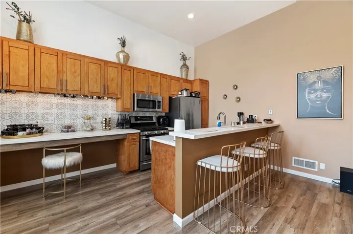 4652 Don Lorenzo B, Los Angeles, California 90008