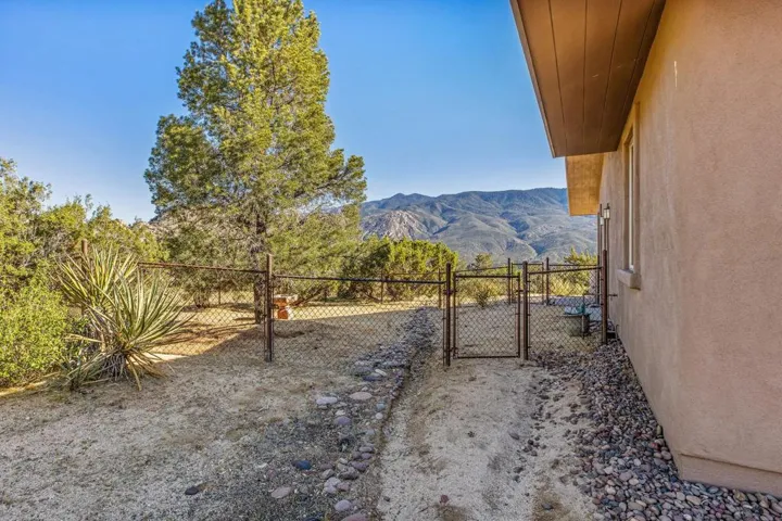 HOA Approved Fencing