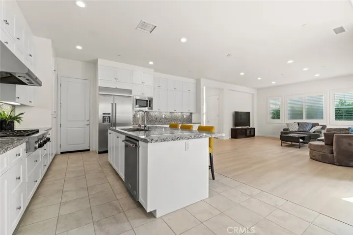 238 Pinnacle Drive, Lake Forest, California 92630