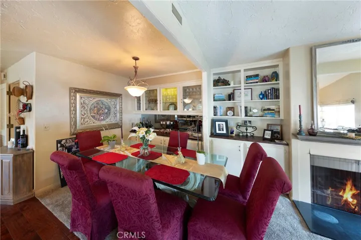 DINING ROOM AREA BUILT IN HUTCH/CABINET
