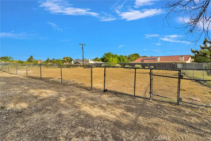 19140 Lenca Road, Apple Valley, California 92307