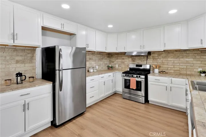 19140 Lenca Road, Apple Valley, California 92307
