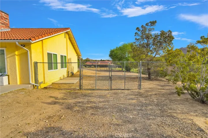 19140 Lenca Road, Apple Valley, California 92307