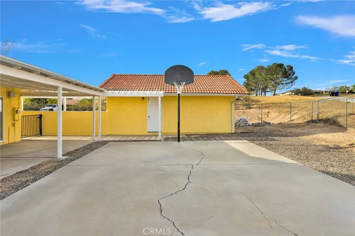 19140 Lenca Road, Apple Valley, California 92307