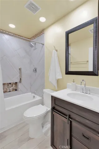 19140 Lenca Road, Apple Valley, California 92307