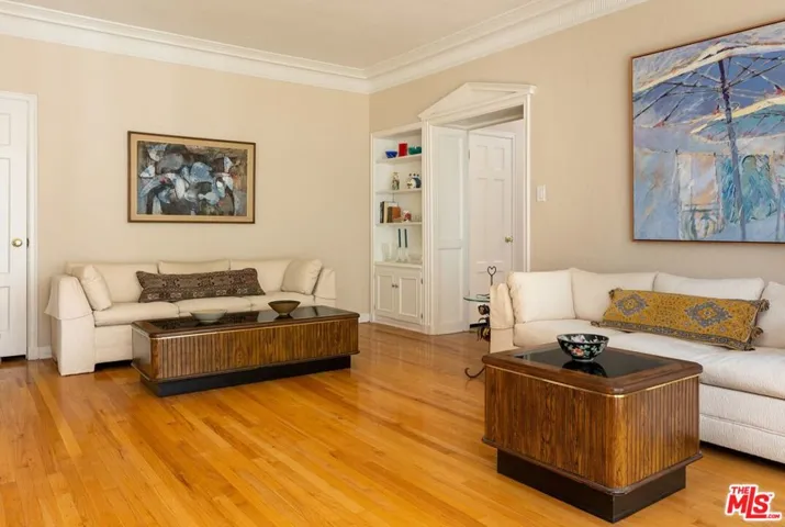 920 S Serrano Avenue, Los Angeles, California 90006