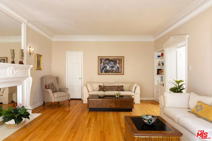 920 S Serrano Avenue, Los Angeles, California 90006