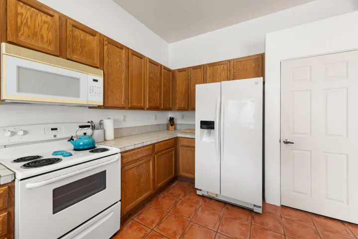 17_53100_Avenida_Vallejo17_mls
