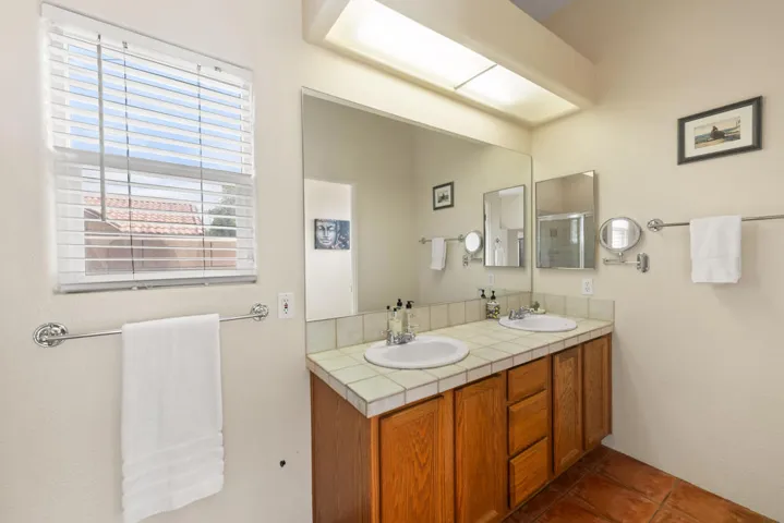 25_53100_Avenida_Vallejo25_mls