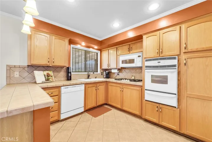18832 Damasco, La Puente, California 91744