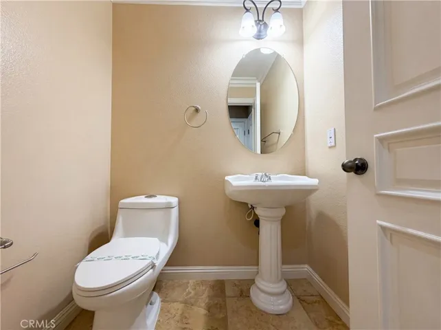 23 Plaza Modena, Lake Elsinore, California 92532