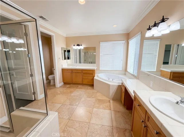 23 Plaza Modena, Lake Elsinore, California 92532