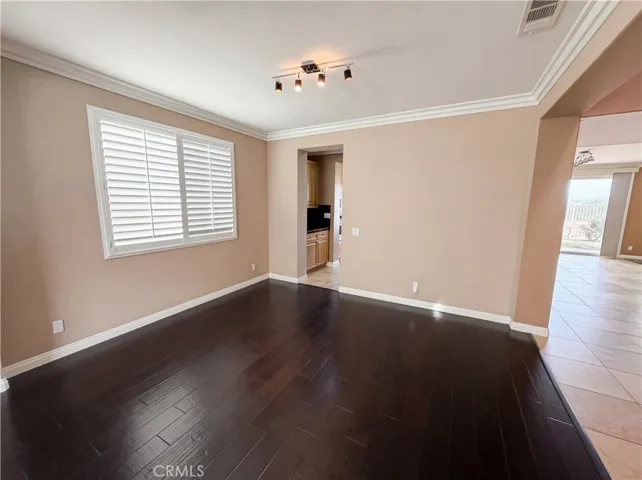 23 Plaza Modena, Lake Elsinore, California 92532