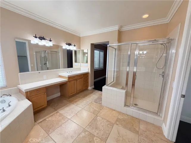 23 Plaza Modena, Lake Elsinore, California 92532
