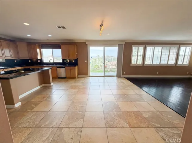 23 Plaza Modena, Lake Elsinore, California 92532