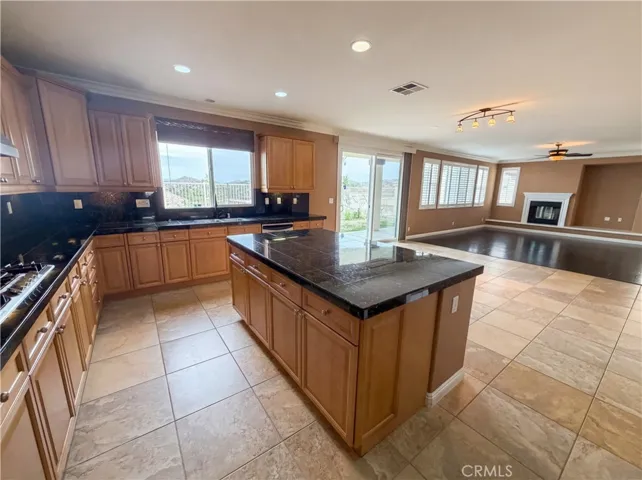 23 Plaza Modena, Lake Elsinore, California 92532