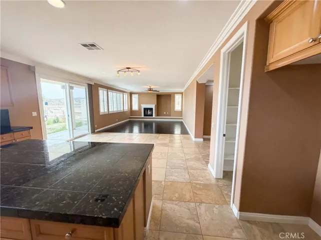 23 Plaza Modena, Lake Elsinore, California 92532