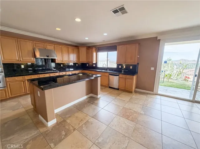 23 Plaza Modena, Lake Elsinore, California 92532