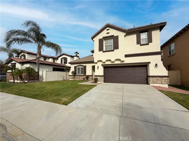 23 Plaza Modena, Lake Elsinore, California 92532