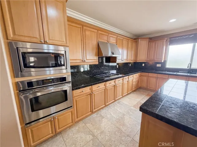 23 Plaza Modena, Lake Elsinore, California 92532