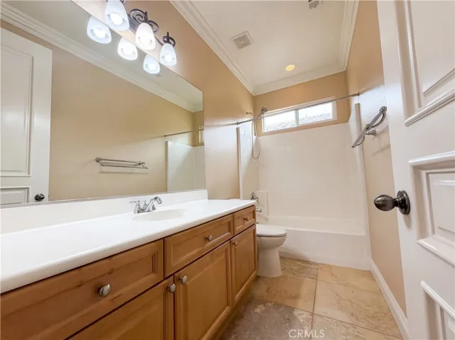23 Plaza Modena, Lake Elsinore, California 92532