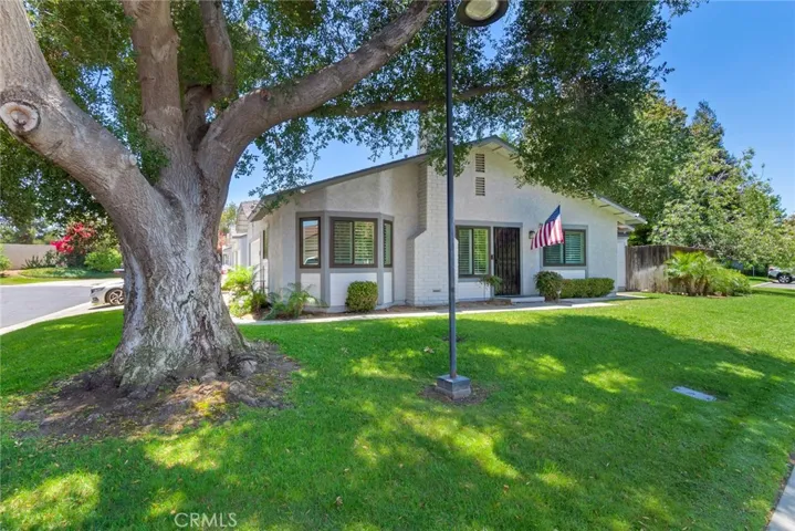 Front of Home- HOA handles the Lawn and Landscape