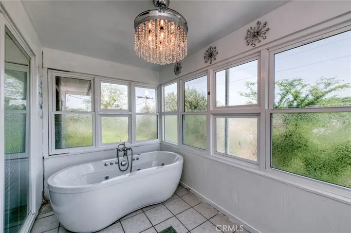Tub room