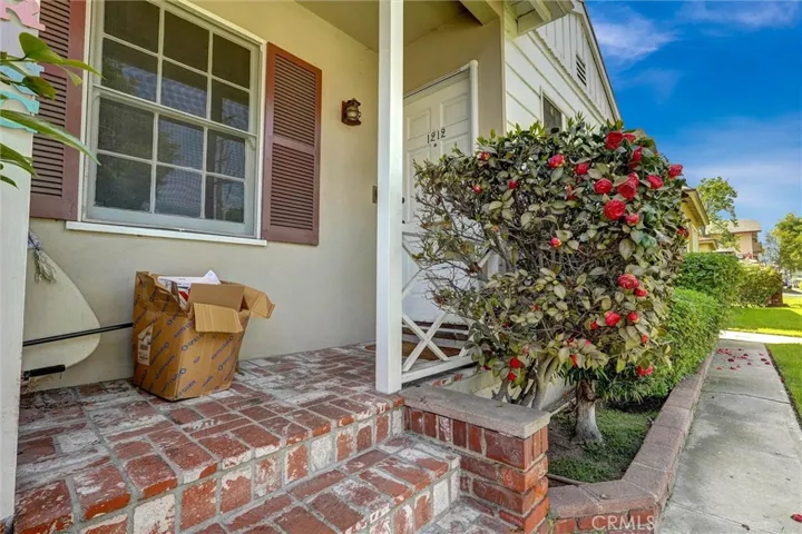 1212 W Victory Boulevard, Burbank, California 91506