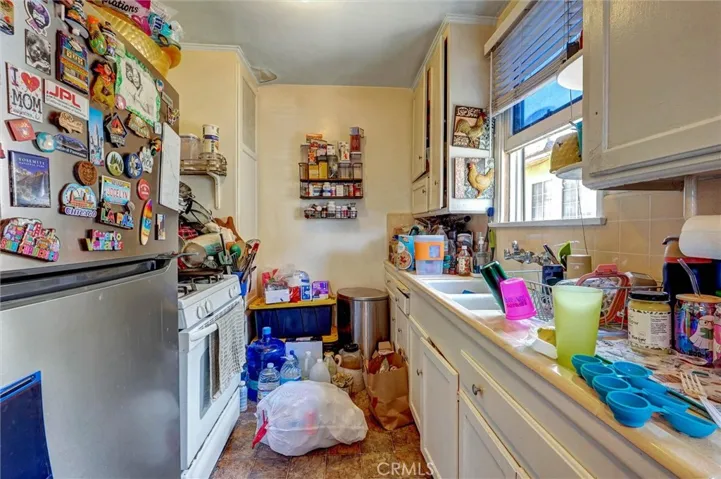 1212 W Victory Boulevard, Burbank, California 91506