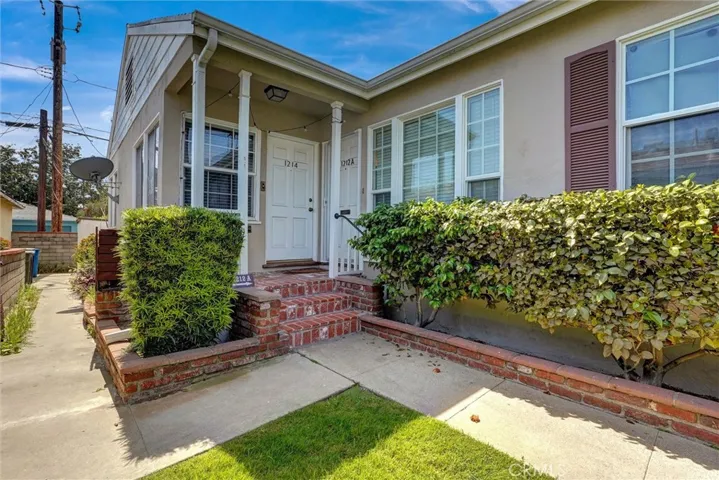 1212 W Victory Boulevard, Burbank, California 91506