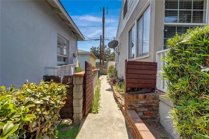 1212 W Victory Boulevard, Burbank, California 91506