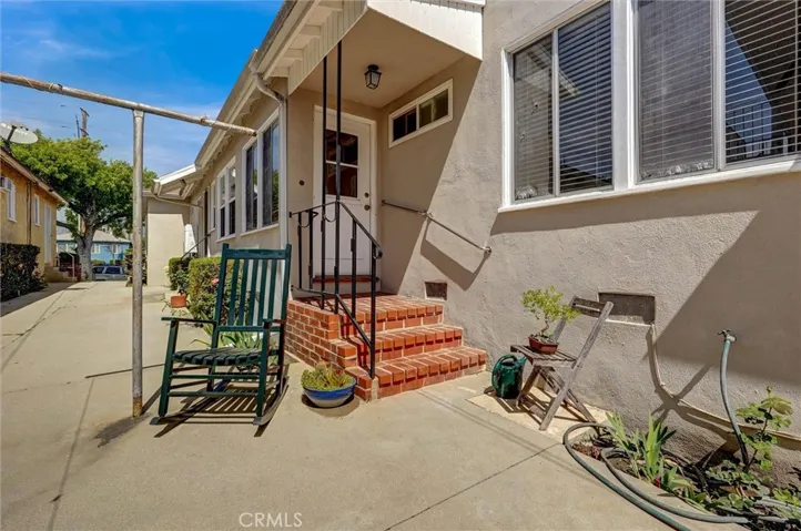 1212 W Victory Boulevard, Burbank, California 91506
