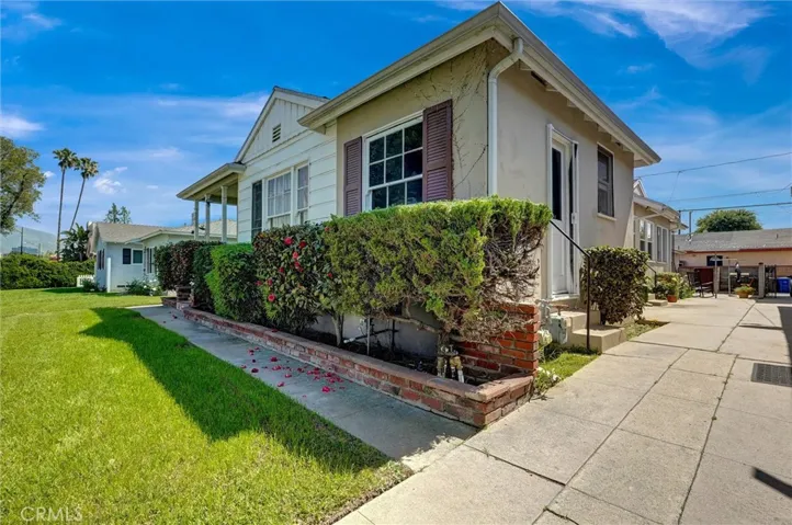 1212 W Victory Boulevard, Burbank, California 91506
