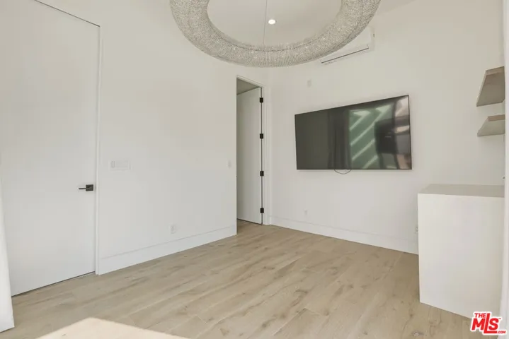 5316 Lennox Avenue, Sherman Oaks, California 91401
