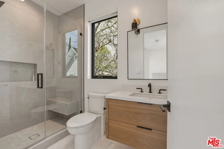 5316 Lennox Avenue, Sherman Oaks, California 91401