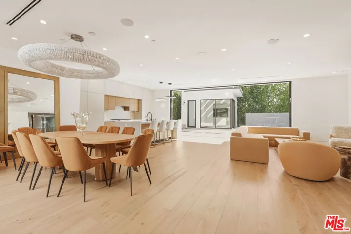 5316 Lennox Avenue, Sherman Oaks, California 91401