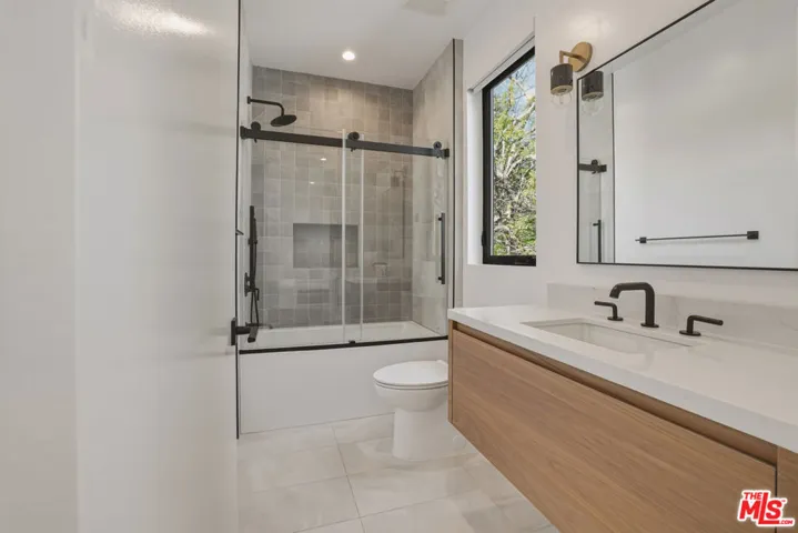 5316 Lennox Avenue, Sherman Oaks, California 91401