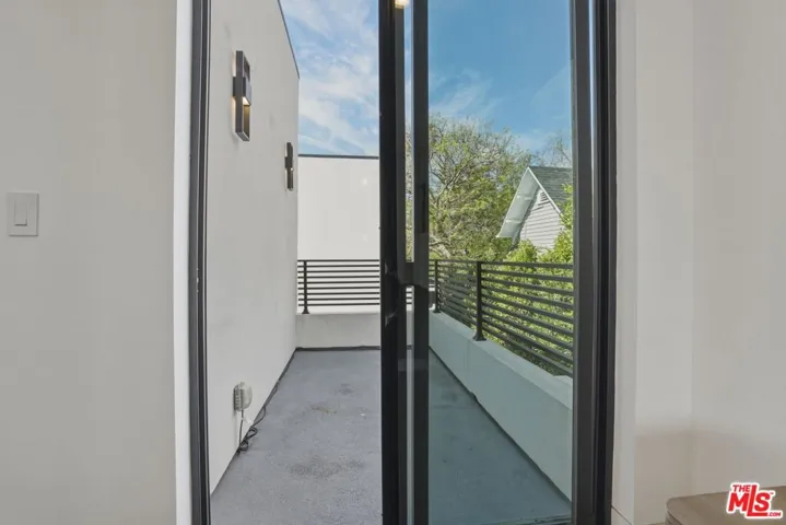 5316 Lennox Avenue, Sherman Oaks, California 91401