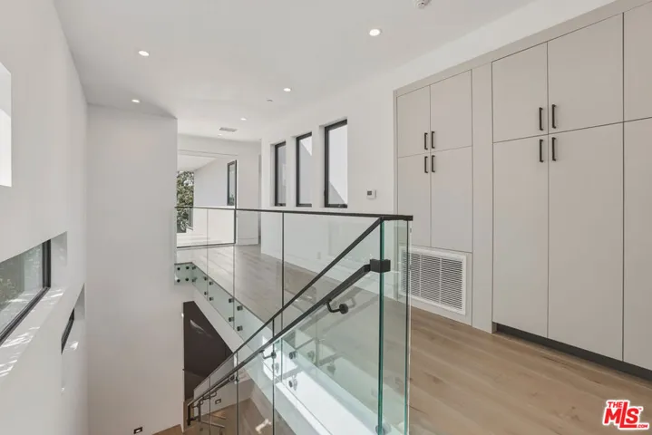 5316 Lennox Avenue, Sherman Oaks, California 91401