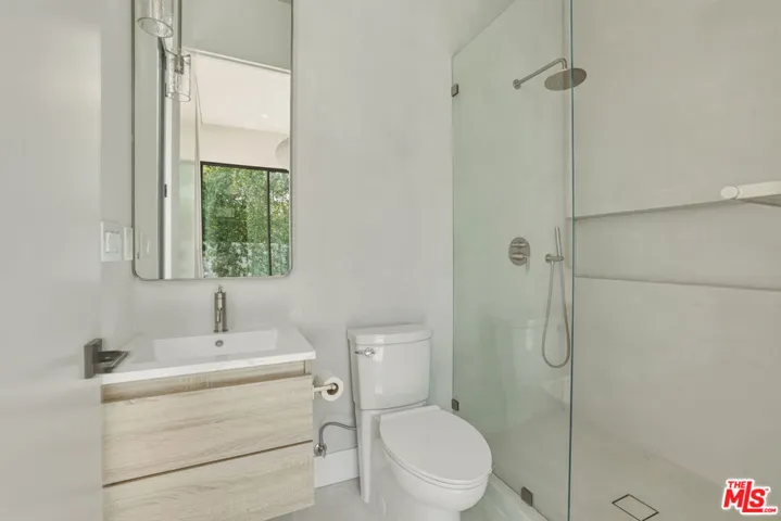 5316 Lennox Avenue, Sherman Oaks, California 91401