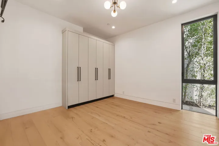 5316 Lennox Avenue, Sherman Oaks, California 91401